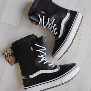 VANS NEW Standard Snow MTE Boots